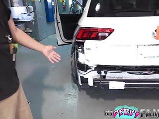 Ich ficke mit seiner dicken Sperma in der Garage