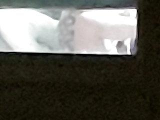 Geile Nachbarin nackt vor dem fenster