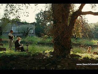 Christa theret nackt in Heels und solene