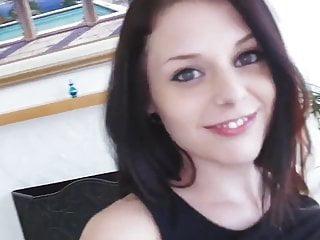 Zusammenstellung mit kleinen Titten und fettem Arsch