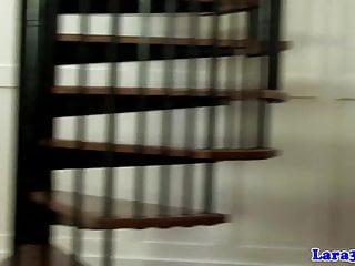 Versaute Milf in Strapsen hat Dreier