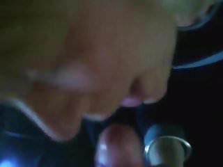 Reife Blondine zeigt was sie hat