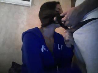 Teen mit langen haaren gibt hairjob 1