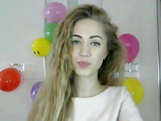 Fantastische Blondine mit and und high Heels