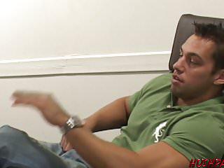 Hausfrau fickt Schwanz ihres Ehemanns vor ihrem Ehemann