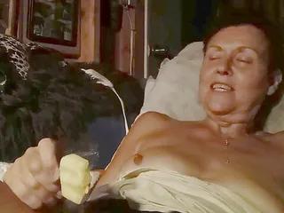 Ich hab meine Nippel im Garten an