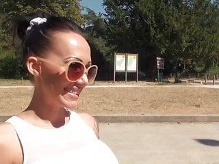Sexy Milf aus Deutschland - Amateurin Lena zeigt ihre Kurven