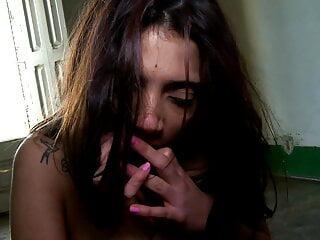 Junge sexy Teen fickt mit altem Kerl