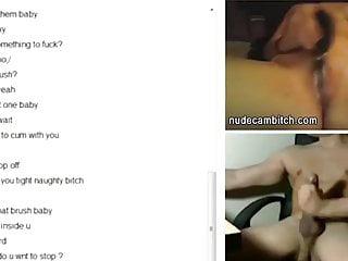 Busige Chick spielt mit Dildo vor der Webcam